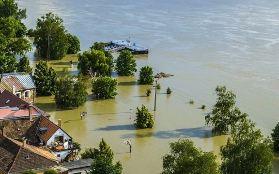 美國多地遭洪水侵襲，透過災難看上帝的警示