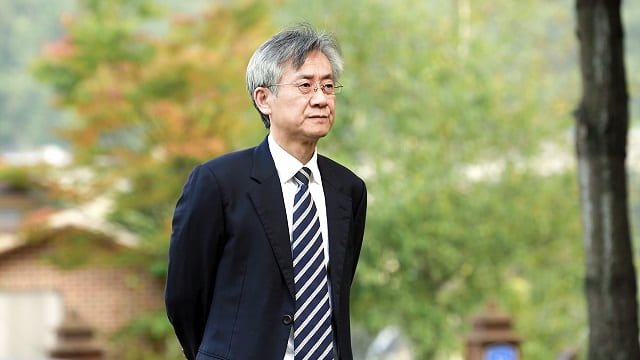 跟隨耶穌腳踪網-被迫辭職 辭職,信神,老師,老人