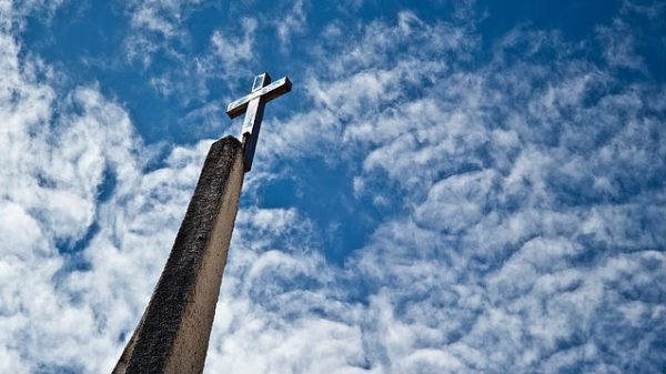 政府下令拆除浙江永嘉基督教堂的十字架