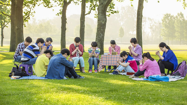 每日讀經：什麼是真實地敬拜神？你是在用心靈和誠實敬拜神嗎？