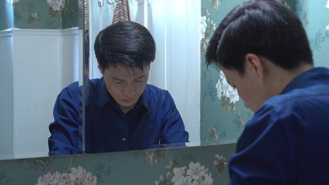 男子頹廢痛苦的樣子